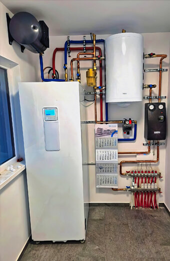 https://marangaroohotwater.com.au/uploads/2025/06/electric-hot-water-system-16929.jpg
