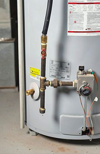 https://marangaroohotwater.com.au/uploads/2025/06/gas-hot-water-system-65811.jpg