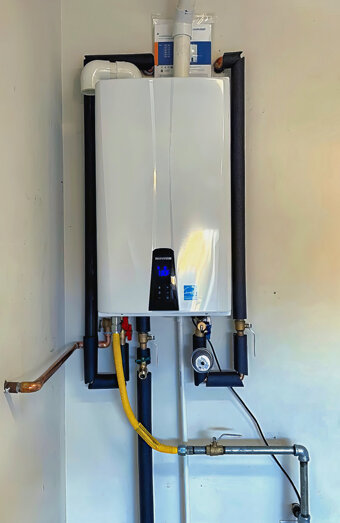 https://marangaroohotwater.com.au/uploads/2025/06/instant-hot-water-systems-63860.jpg