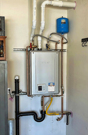 https://marangaroohotwater.com.au/uploads/2025/06/instant-hot-water-systems-98444.jpg