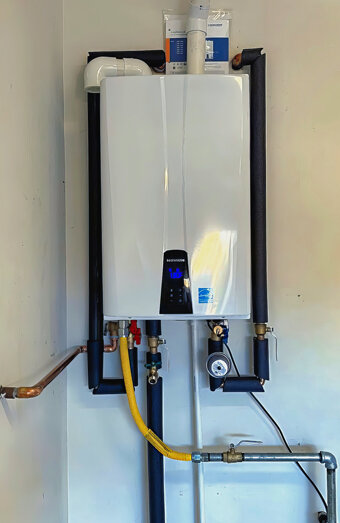 https://marangaroohotwater.com.au/uploads/2025/06/thermostatic-water-systems-94011.jpg